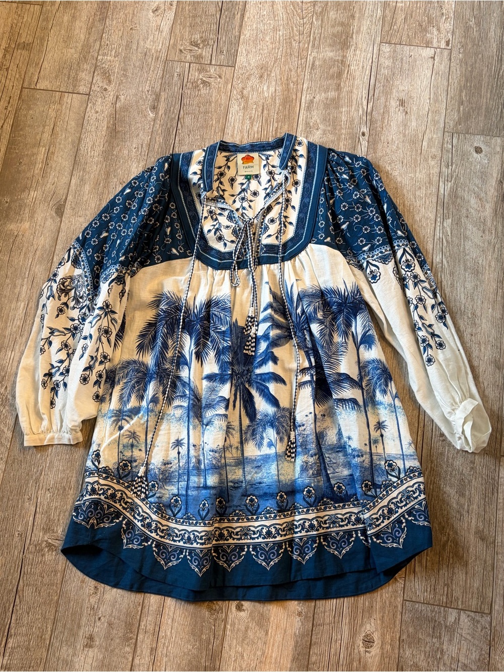 Farm Rio blue beach print dress with beaded tie at neck Sz M LN 💙
